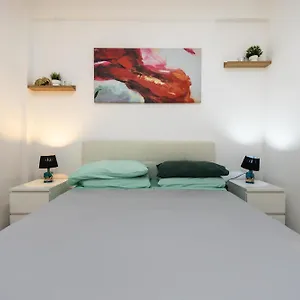 Apartment Lotus - Sul Mare A Con Giardino Relax, Lido di Ostia